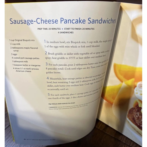 Betty Crocker Best Bisquick Cookbook - Picture 2 of 8